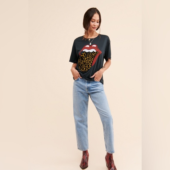 ✨sold✨DAYDREAMER Stones Flocked Leopard Tongue Tee - Picture 3 of 7